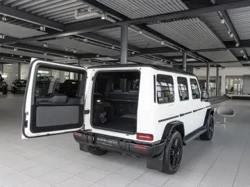 MERCEDES-BENZ G 400 d AMG