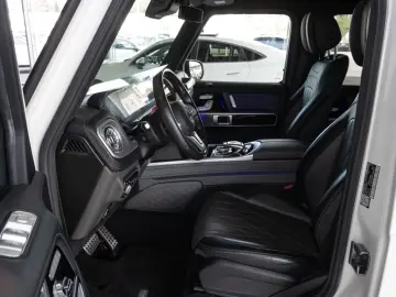 MERCEDES-BENZ G 400 d AMG