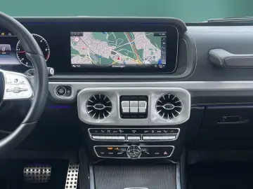 MERCEDES-BENZ G 400 d AMG