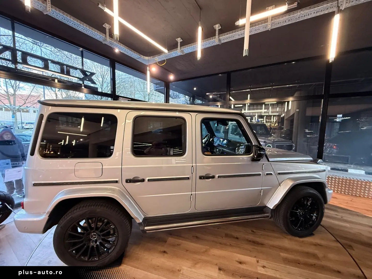 MERCEDES-BENZ G 400d Neuwertig  Superior  Night  AHK  Carbon