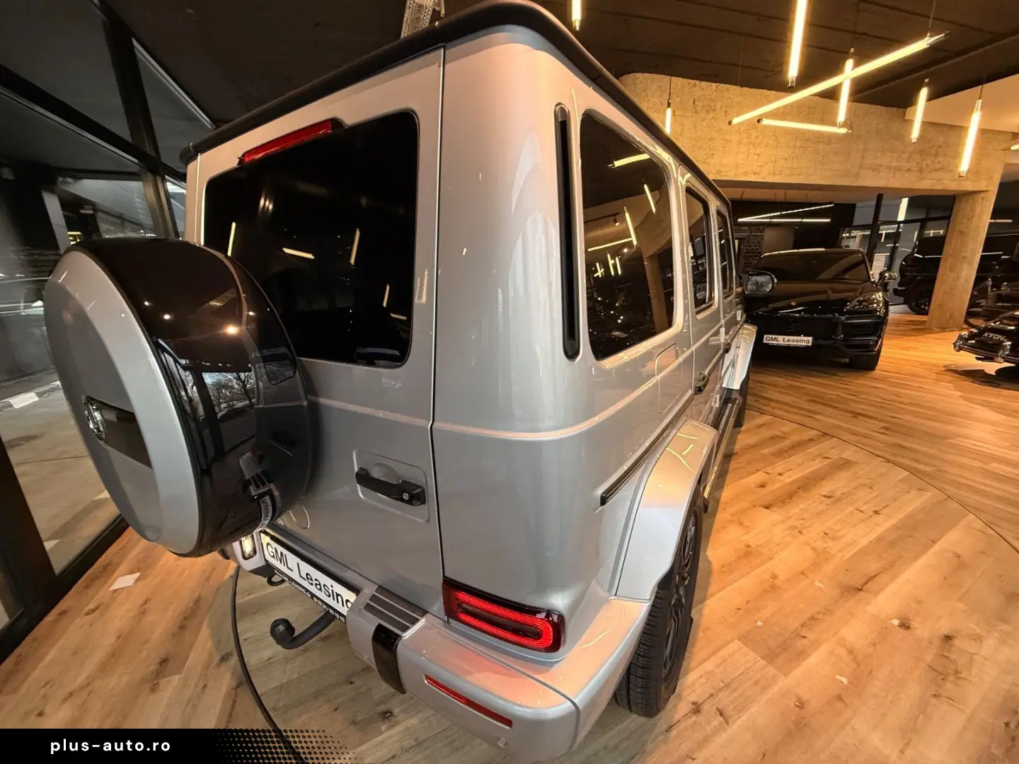 MERCEDES-BENZ G 400d Neuwertig  Superior  Night  AHK  Carbon