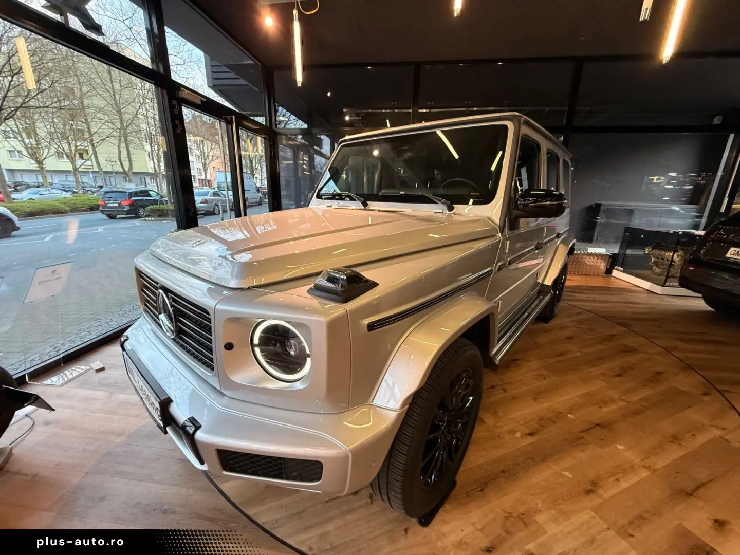 MERCEDES-BENZ G 400d Neuwertig  Superior  Night  AHK  Carbon