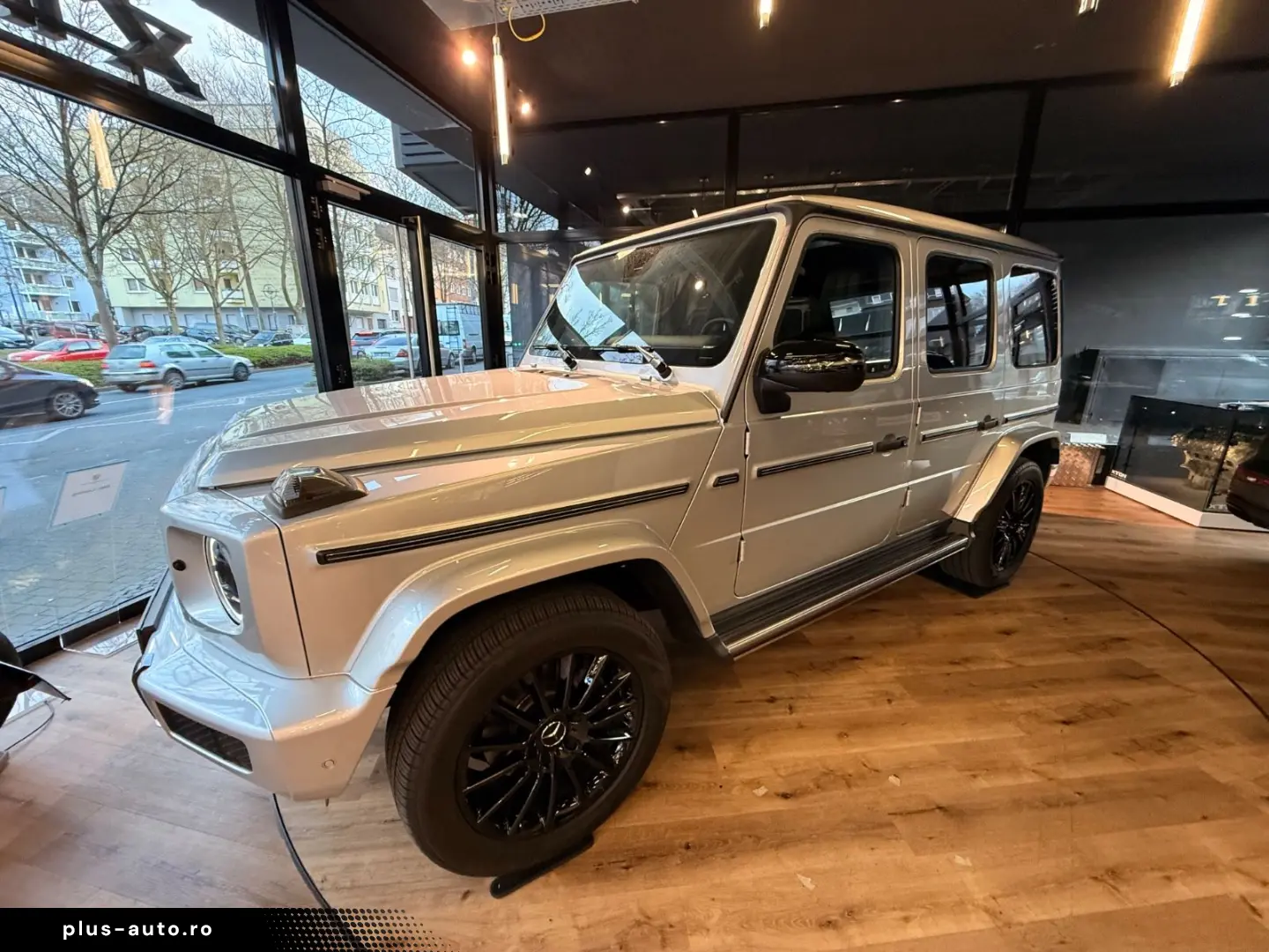 MERCEDES-BENZ G 400d Neuwertig  Superior  Night  AHK  Carbon