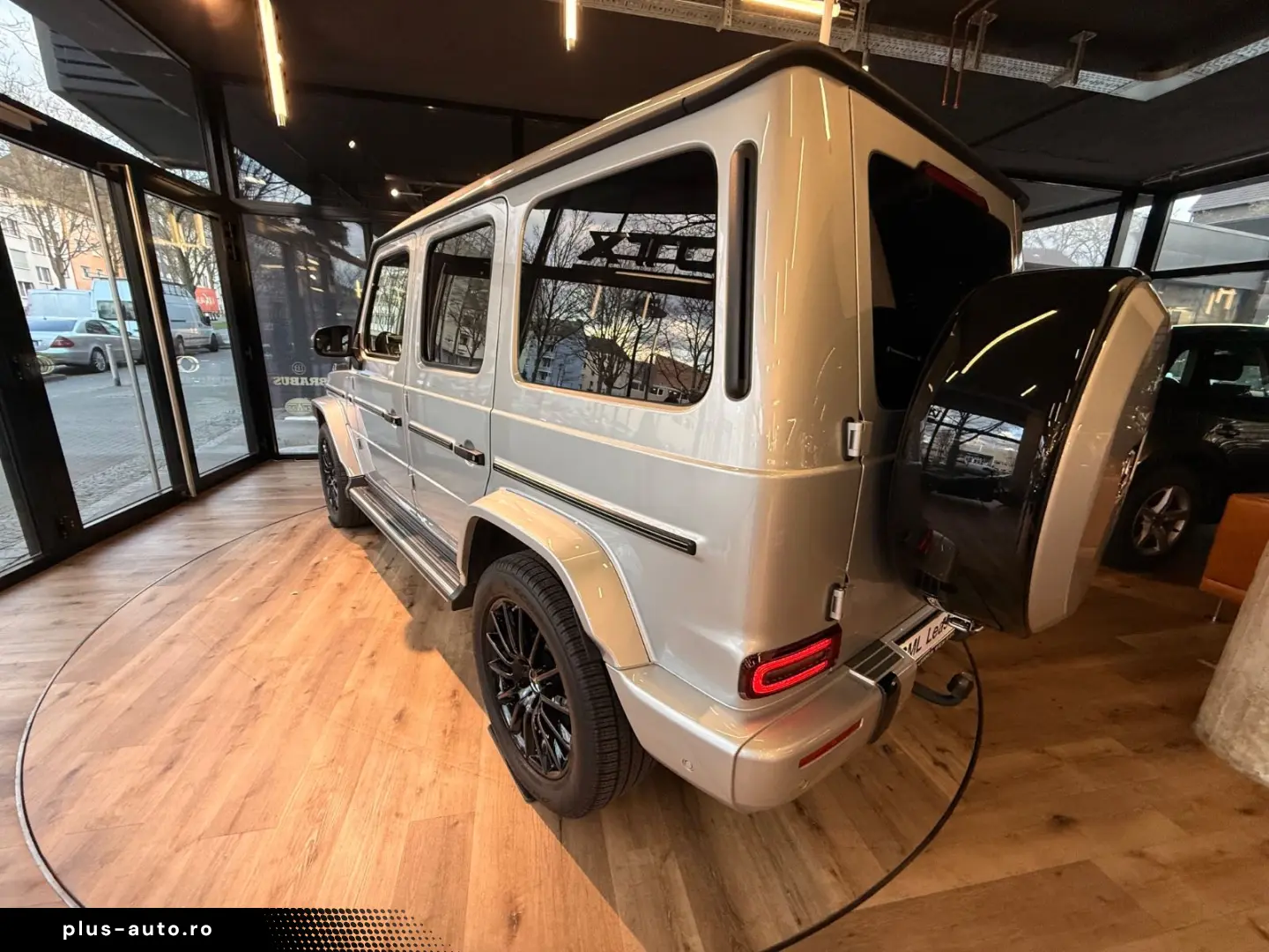 MERCEDES-BENZ G 400d Neuwertig  Superior  Night  AHK  Carbon