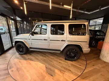 MERCEDES-BENZ G 400d