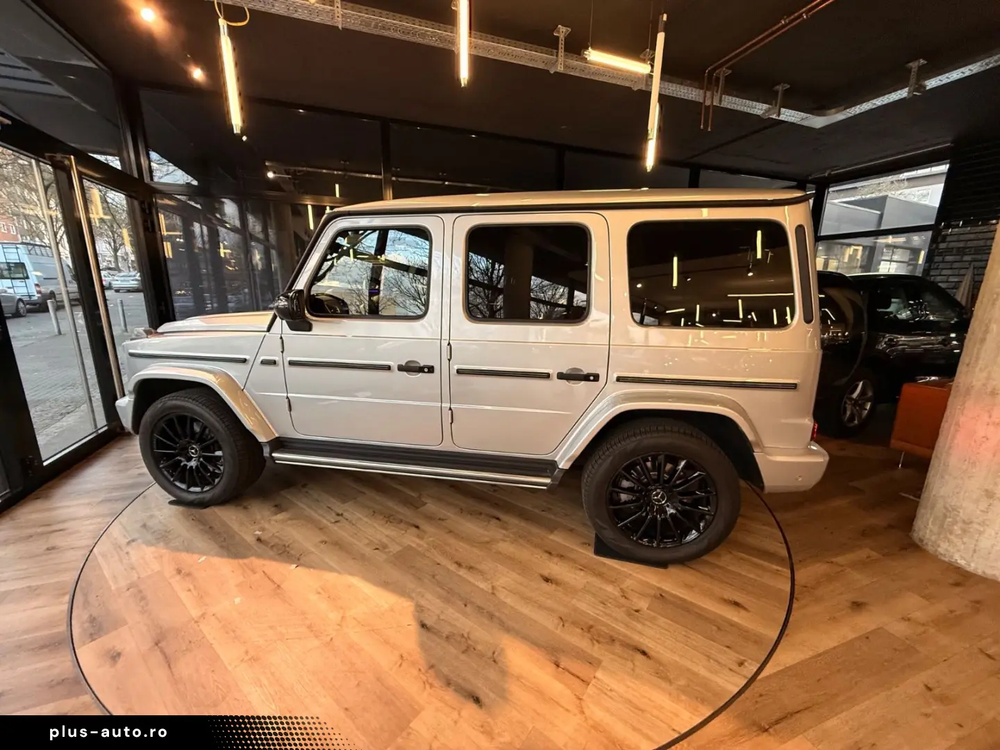 MERCEDES-BENZ G 400d Neuwertig  Superior  Night  AHK  Carbon