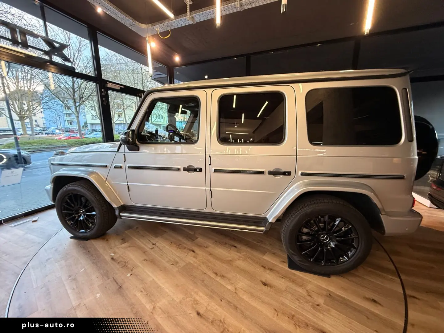 MERCEDES-BENZ G 400d Neuwertig  Superior  Night  AHK  Carbon