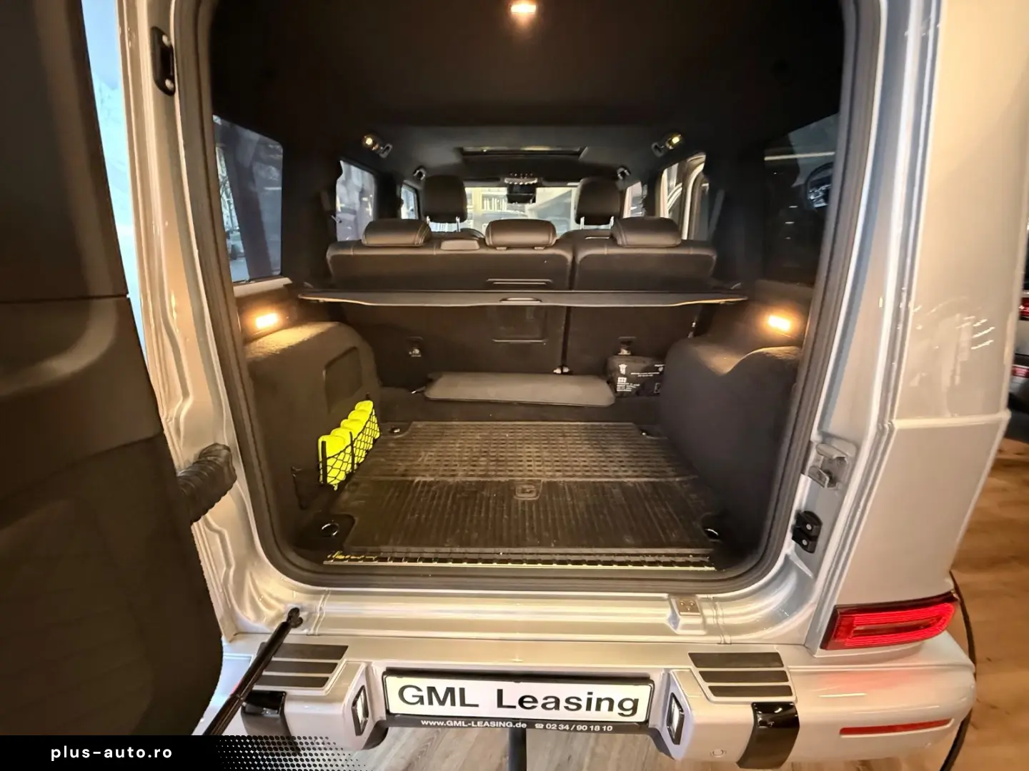 MERCEDES-BENZ G 400d Neuwertig  Superior  Night  AHK  Carbon