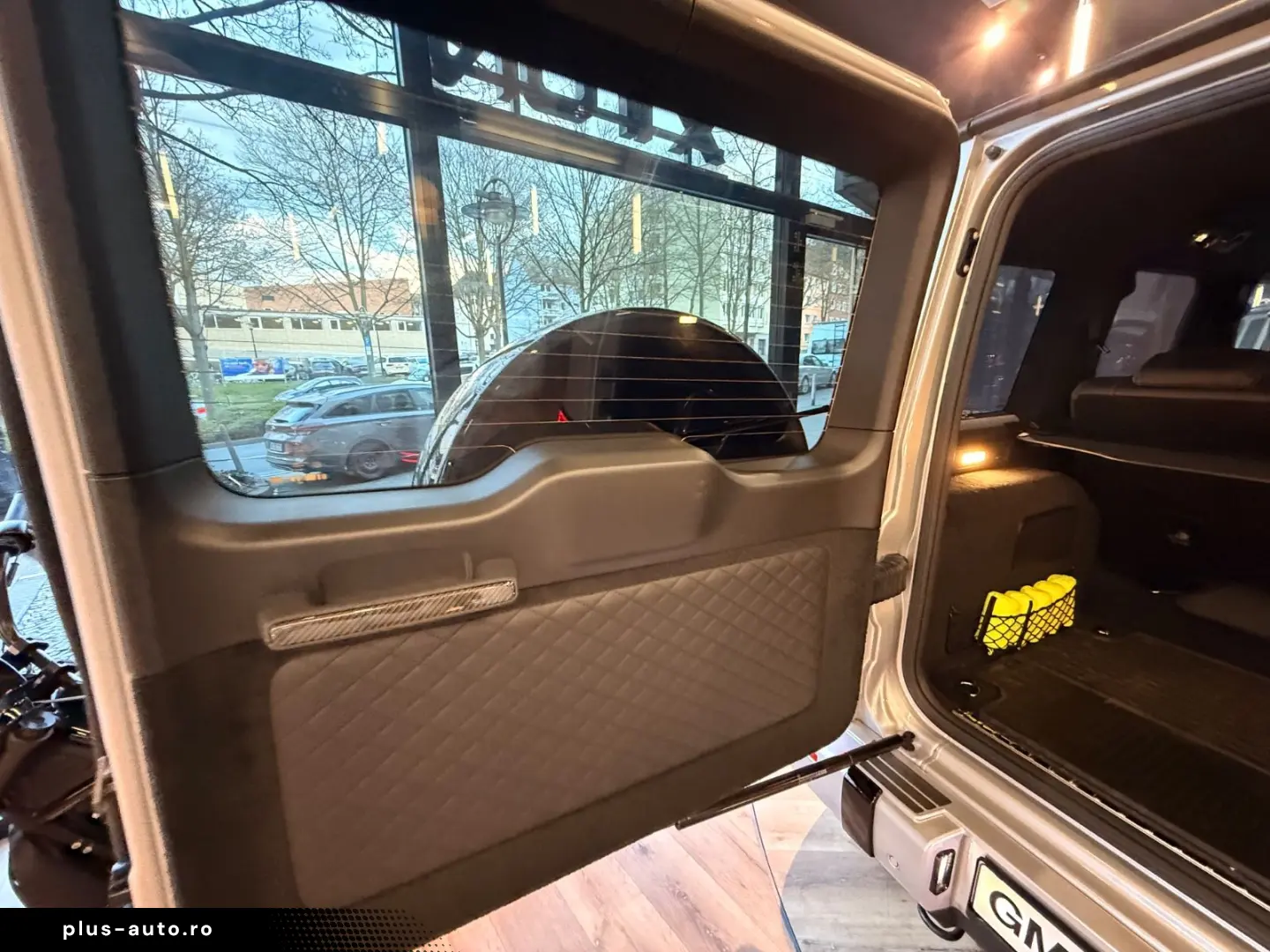 MERCEDES-BENZ G 400d Neuwertig  Superior  Night  AHK  Carbon