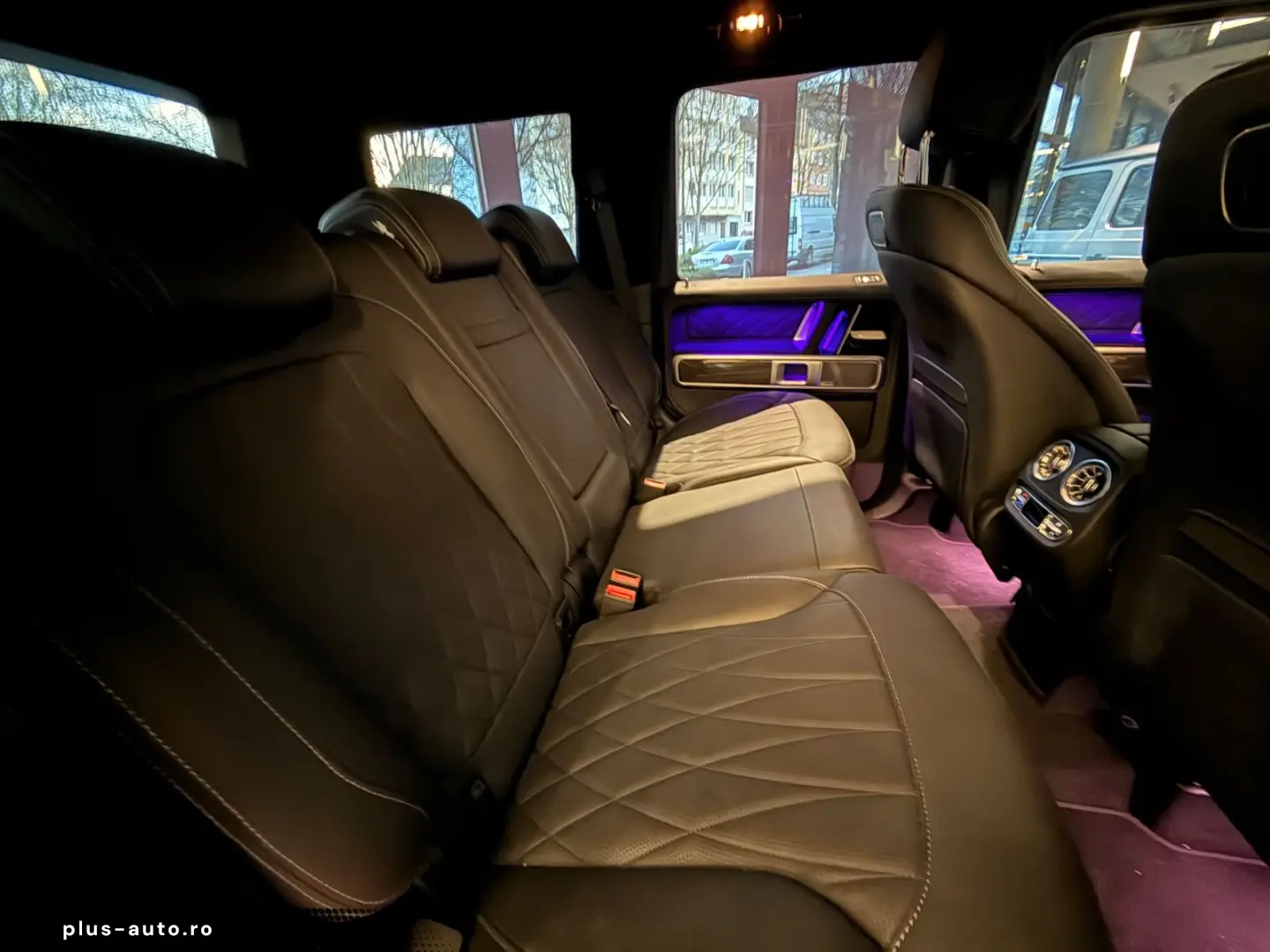 MERCEDES-BENZ G 400d Neuwertig  Superior  Night  AHK  Carbon