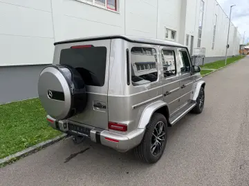 MERCEDES-BENZ G 400 d AMG