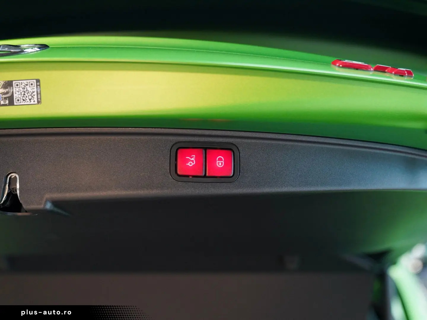 MERCEDES-BENZ AMG GT 63 S E PERFORMANCE green hell MATT tech