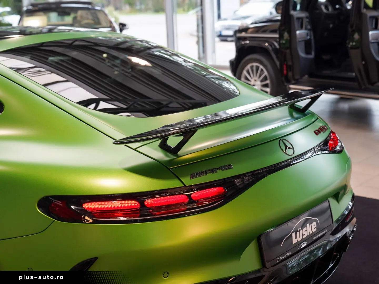 MERCEDES-BENZ AMG GT 63 S E PERFORMANCE green hell MATT tech