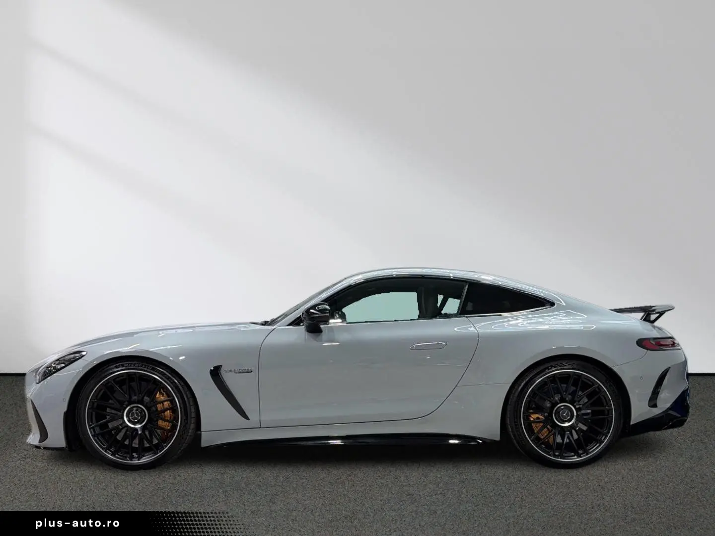 MERCEDES-BENZ AMG GT 63 S E Performance Night Burmester Pano