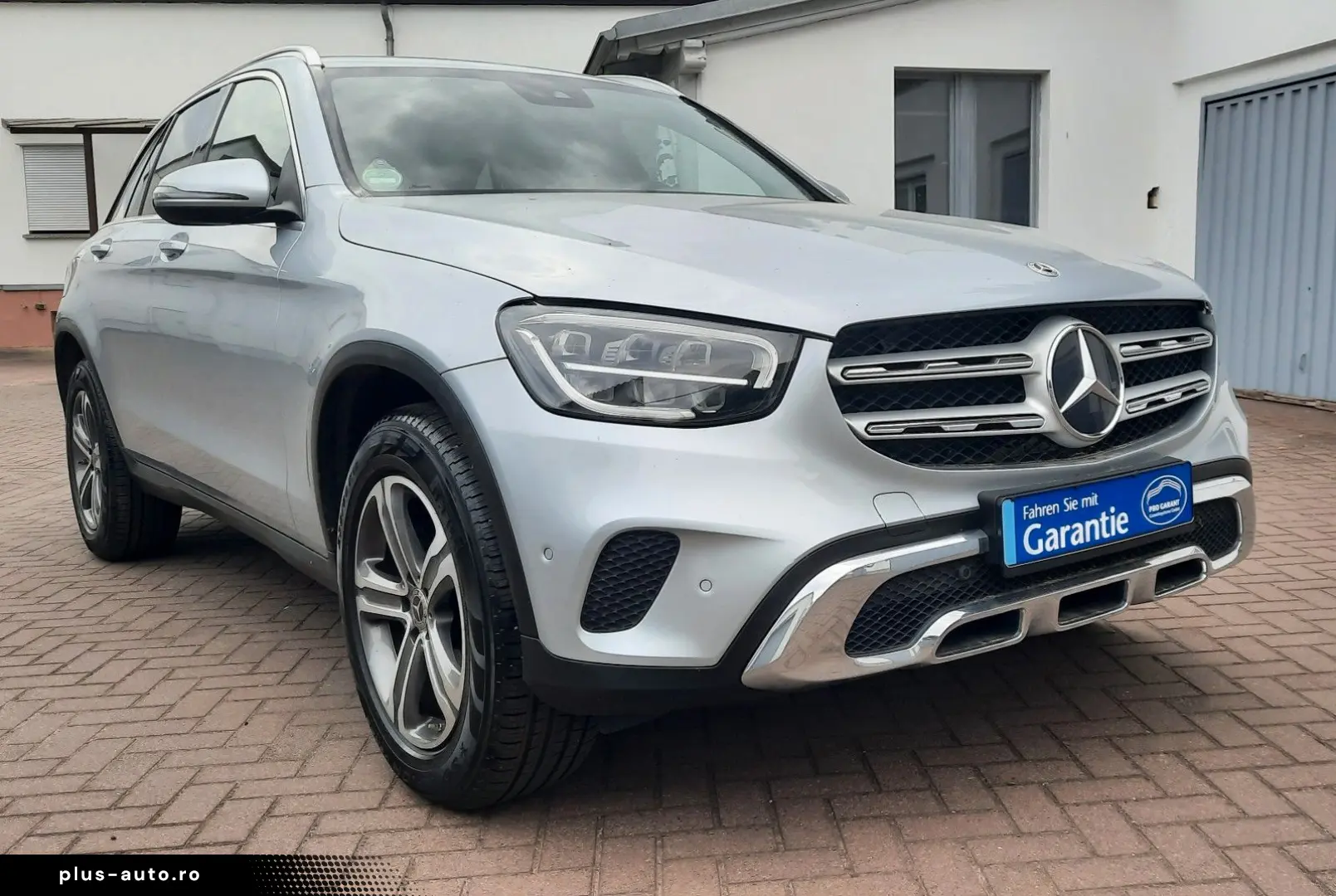 MERCEDES-BENZ GLC 220 d 4Matic  Distronic Spur Kamera 1Hand