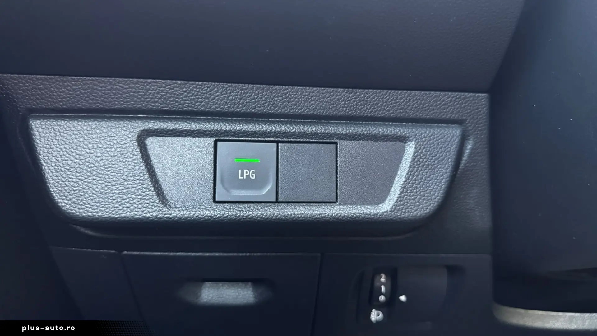 Dacia Logan 1.0 GPL