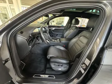 VW Touareg 3.0 TDI 330PS ABT-R-Line   VOLL