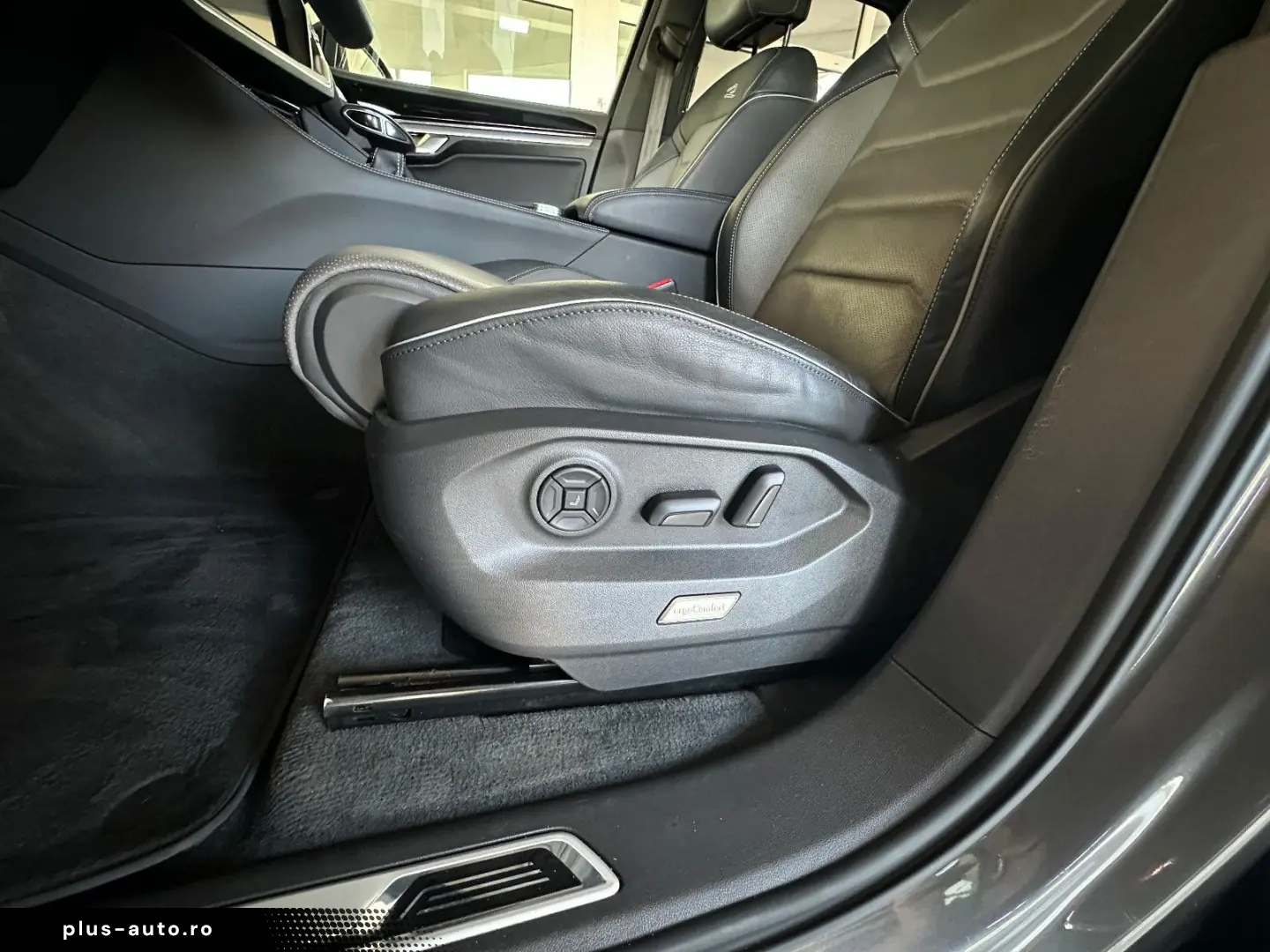 VW Touareg 3.0 TDI 330PS ABT-R-Line   VOLL