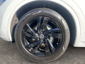 VW Touareg TDI R-Line  Black Style Matrix 20Z Luft