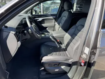 VW Touareg 3.0 TDI 4Motion R-Line ACC PANO CAM FLA