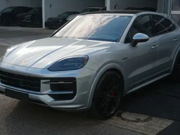 PORSCHE Cayenne Coupe SE-Hybrid HAL Sp.Abgas SportDesign