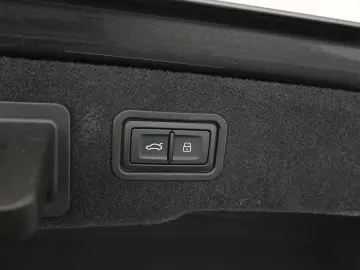 AUDI A8 50 TDI quattro tiptronic  LED Navi Leder Head