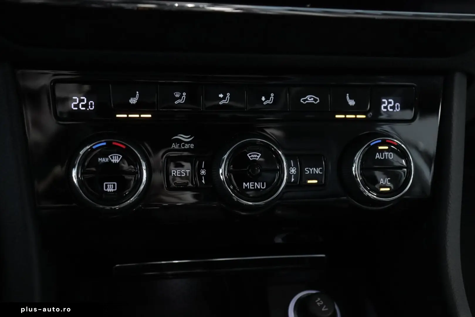 SKODA Superb Combi 2.0 TDI DSG L&K Laurin & Klement