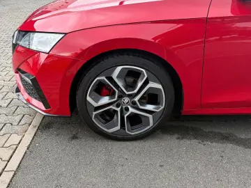 SKODA Octavia Lim. RS 2.0 TDI 4x4 HEADUP DCC ACC NAVI