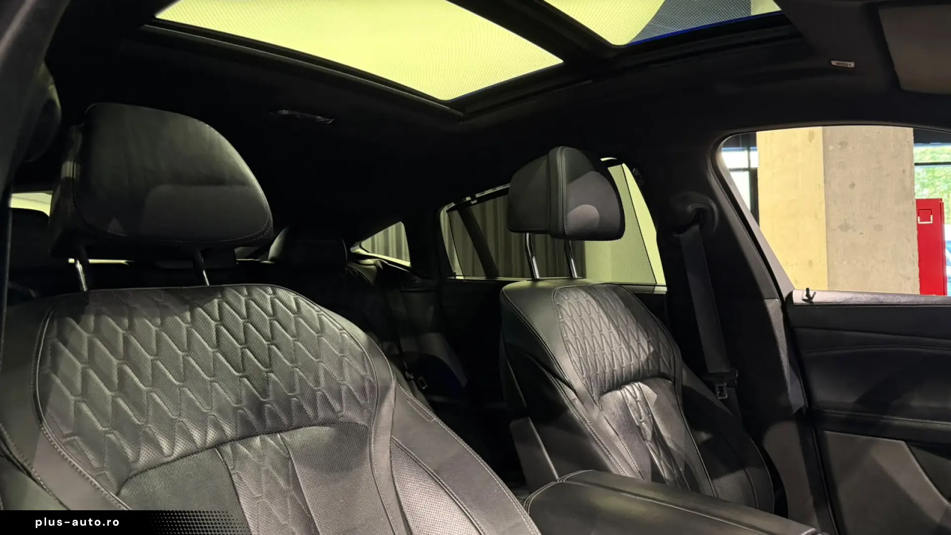 BMW X6 40i xDrive M Sport Masaj Iconic Glow
