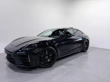 PORSCHE Panamera 4 E-Hybrid