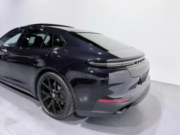 PORSCHE Panamera 4 E-Hybrid