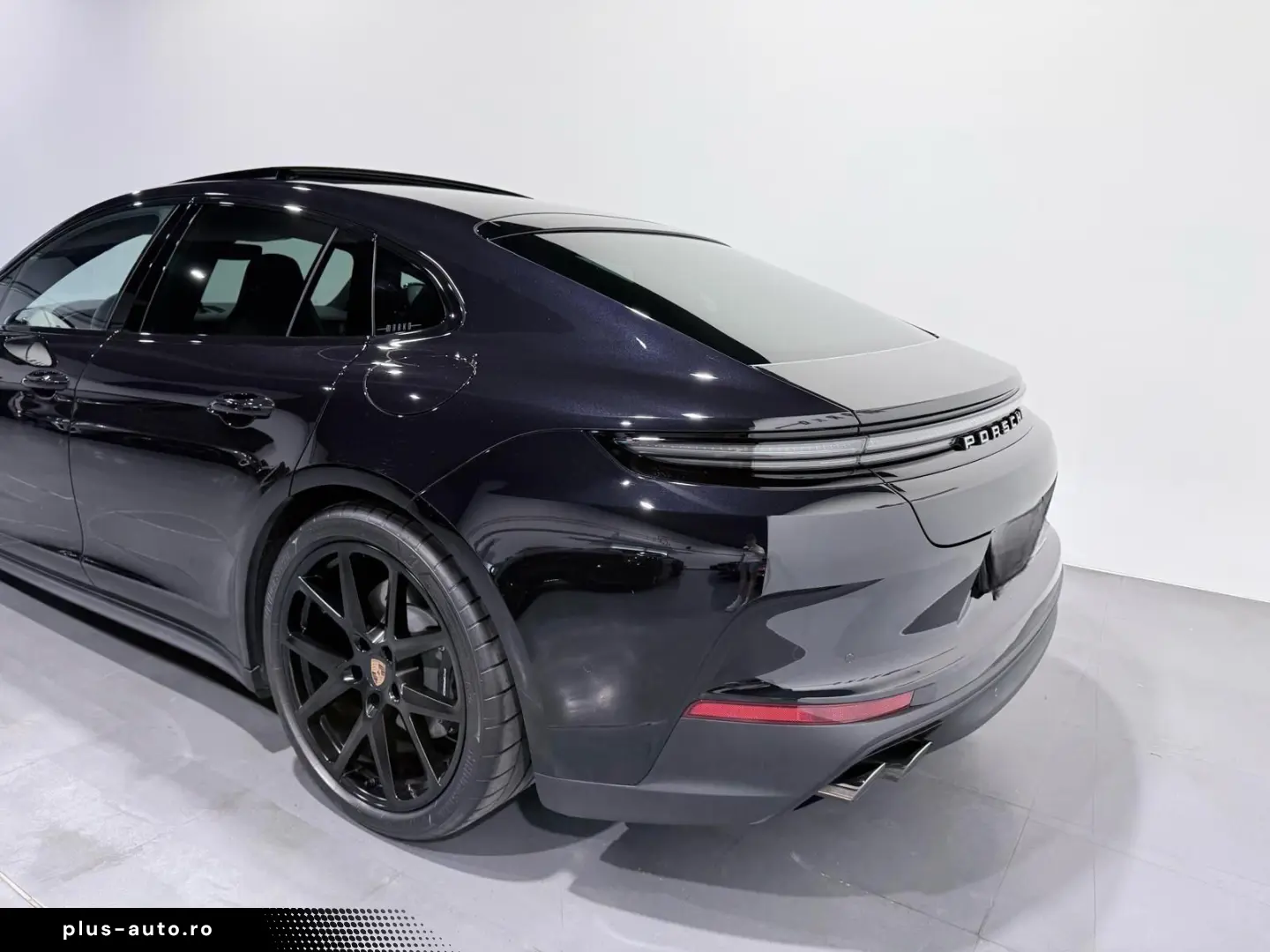 PORSCHE Panamera 4 E-Hybrid