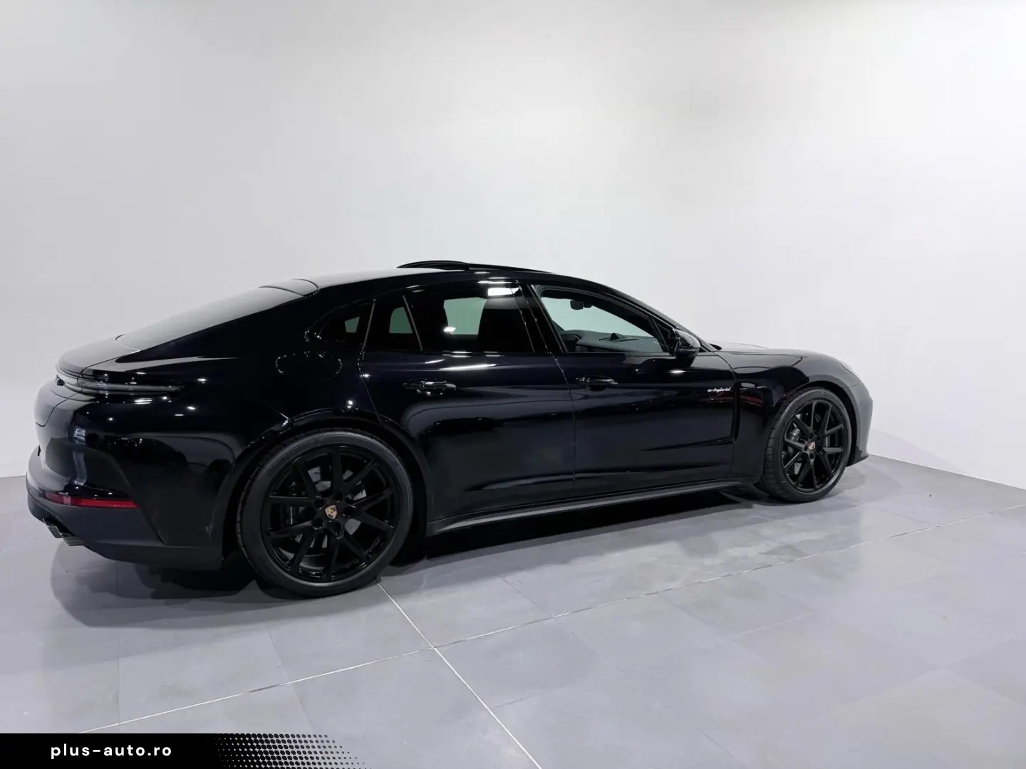 PORSCHE Panamera 4 E-Hybrid
