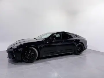 PORSCHE Panamera 4 E-Hybrid
