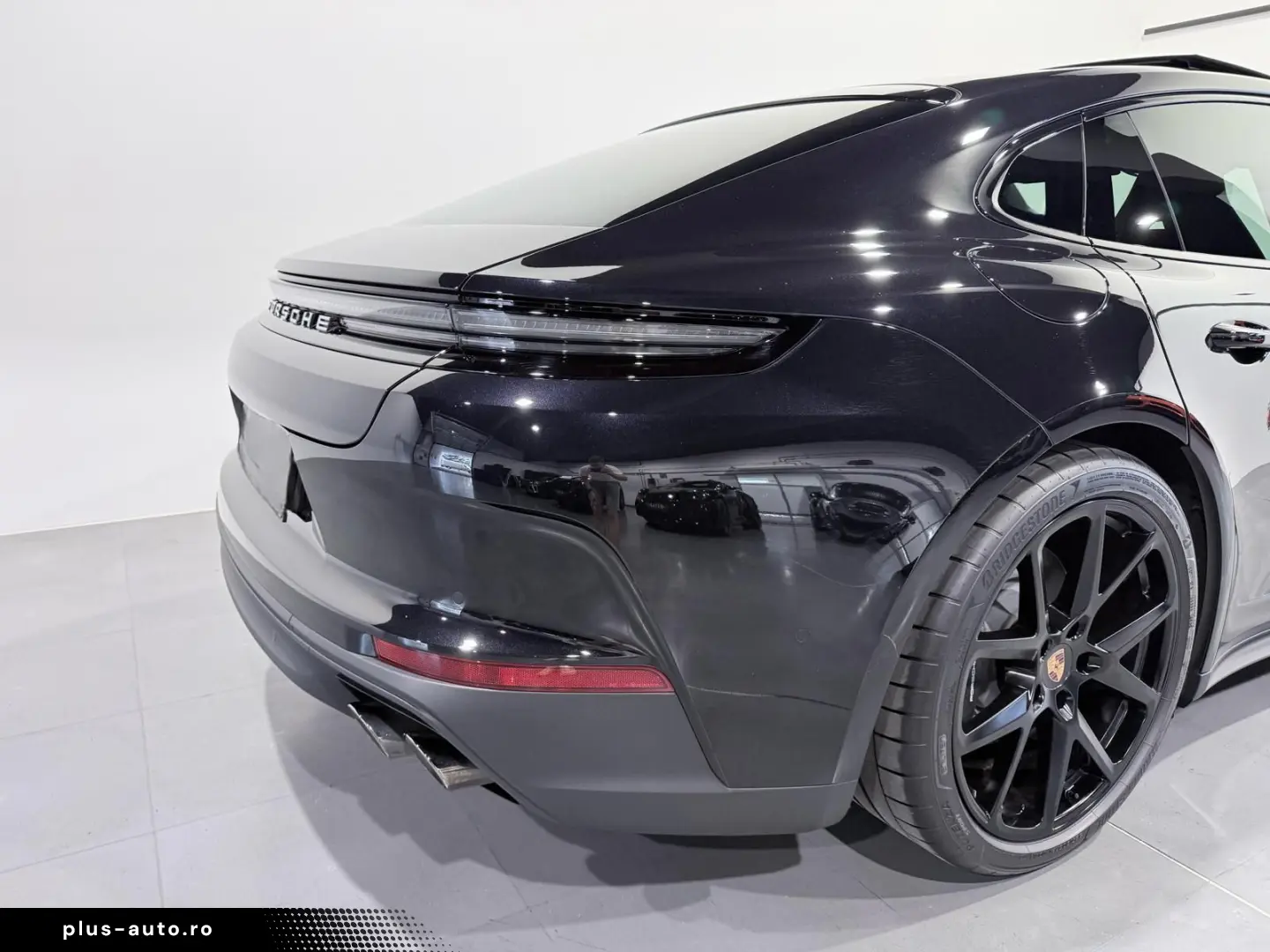 PORSCHE Panamera 4 E-Hybrid