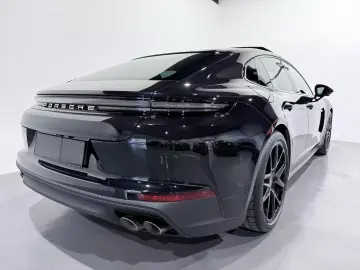 PORSCHE Panamera 4 E-Hybrid