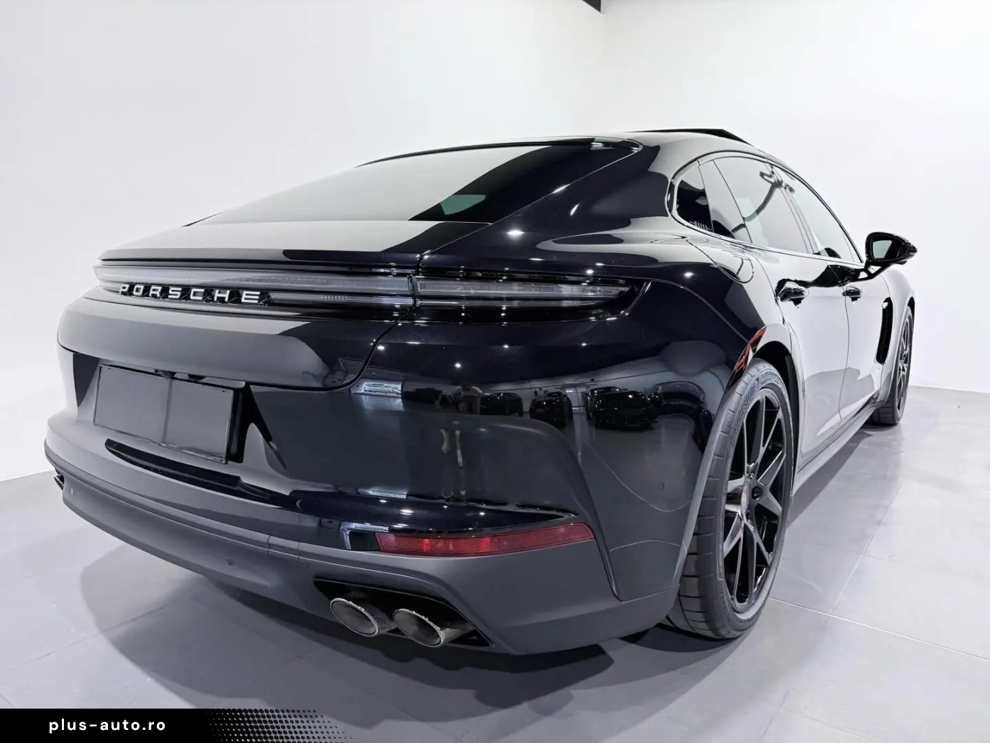 PORSCHE Panamera 4 E-Hybrid