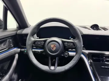 PORSCHE Panamera 4 E-Hybrid