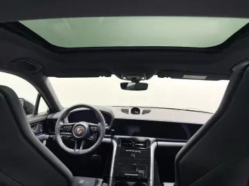 PORSCHE Panamera 4 E-Hybrid