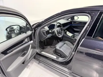 PORSCHE Panamera 4 E-Hybrid
