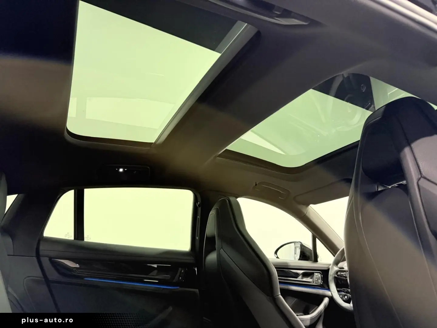 PORSCHE Panamera 4 E-Hybrid