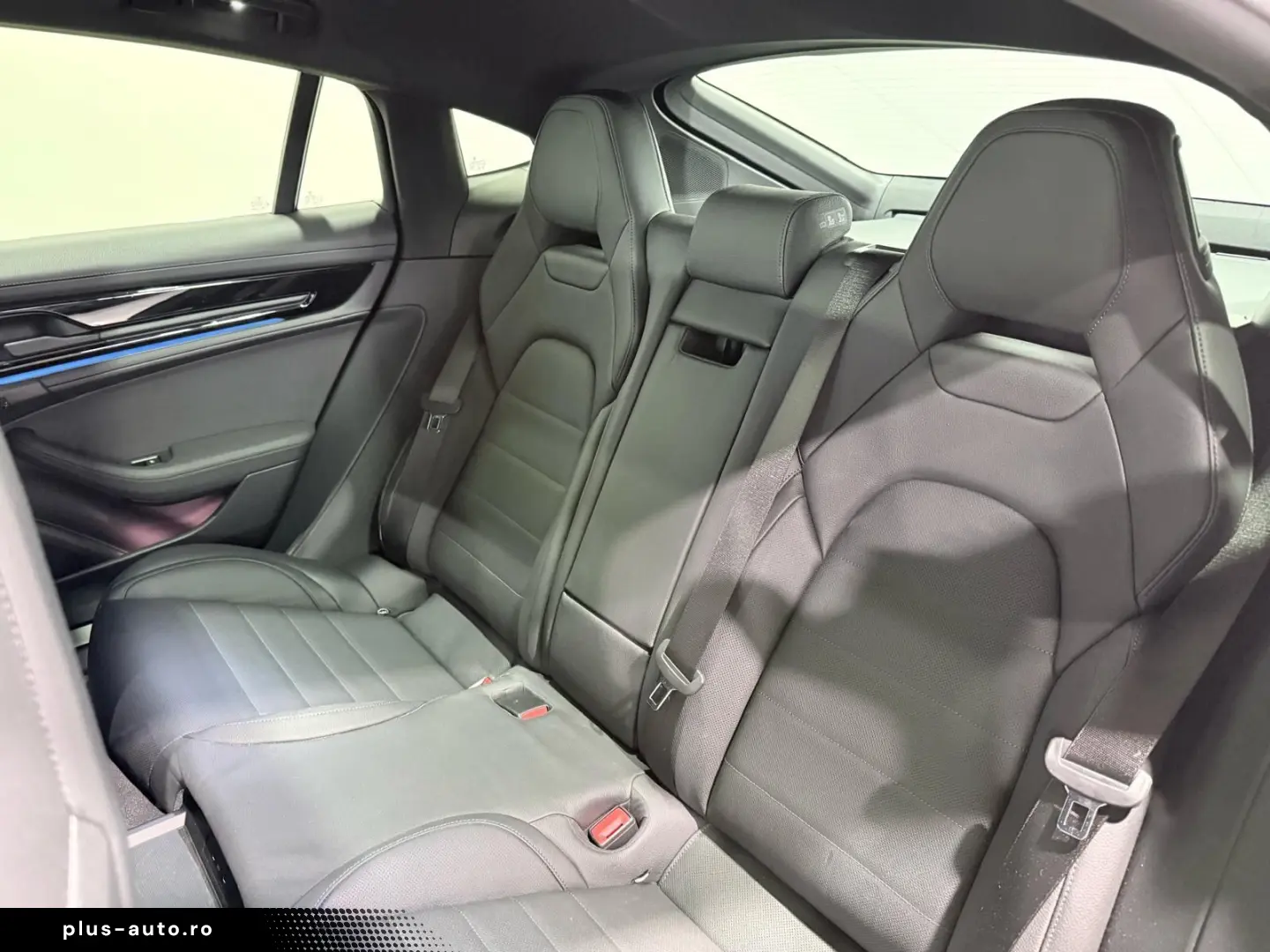 PORSCHE Panamera 4 E-Hybrid