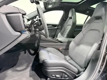 PORSCHE Panamera 4 E-Hybrid