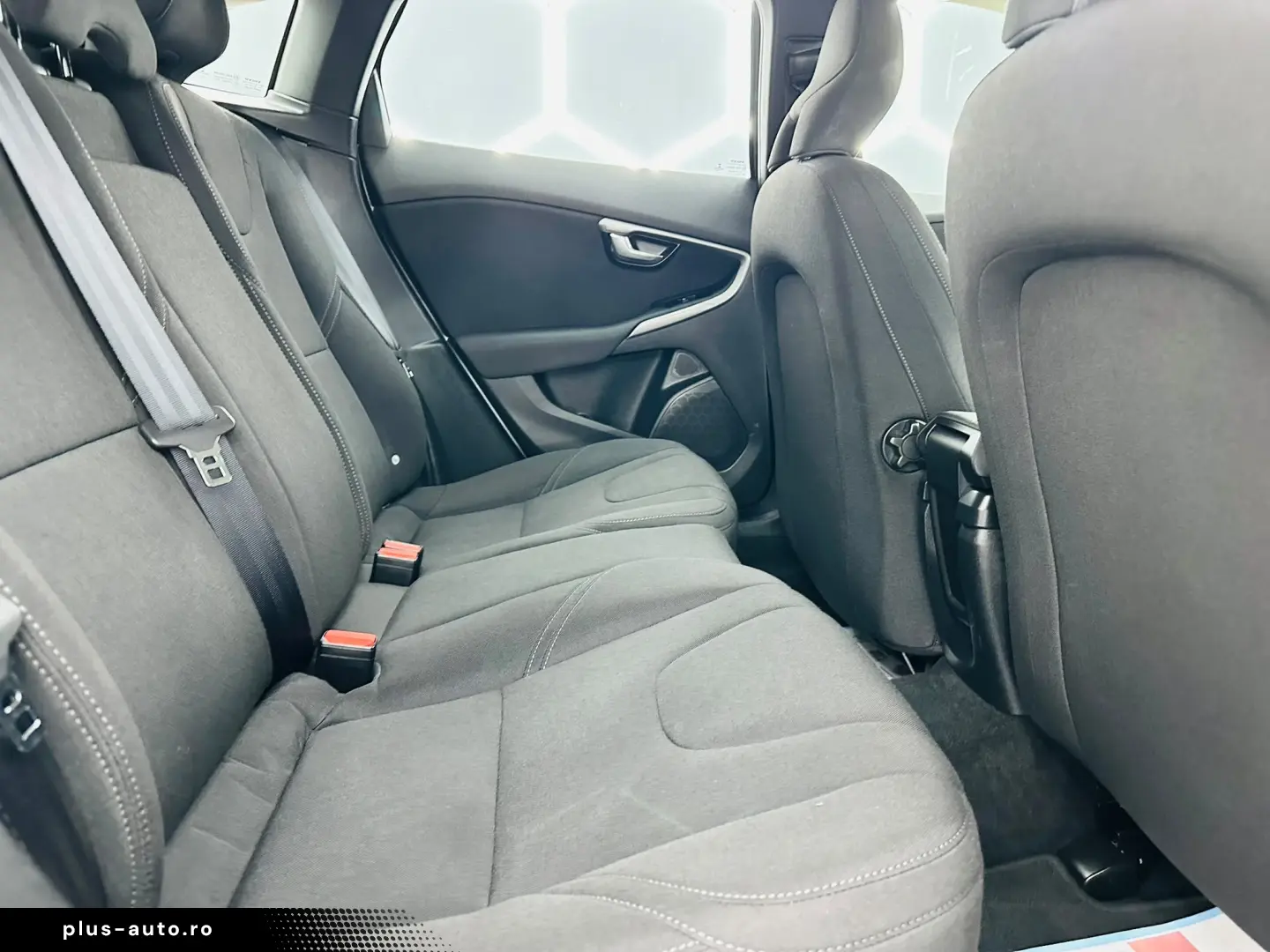 VOLVO V40 2018 2.0D E6 Garantie 12 Luni Rate Avans 0 Doar Cu