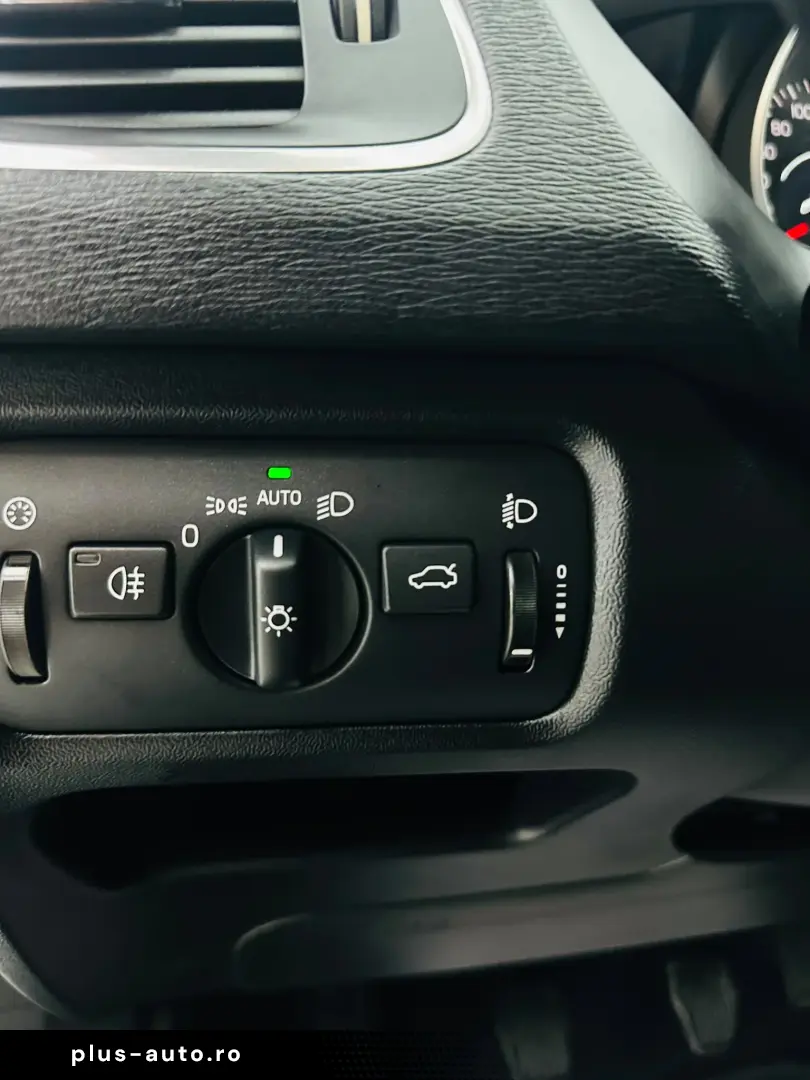 VOLVO V40 2018 2.0D E6 Garantie 12 Luni Rate Avans 0 Doar Cu