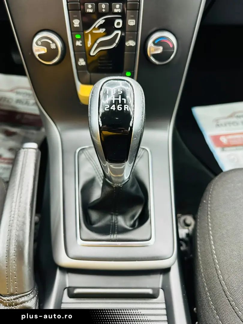 VOLVO V40 2018 2.0D E6 Garantie 12 Luni Rate Avans 0 Doar Cu