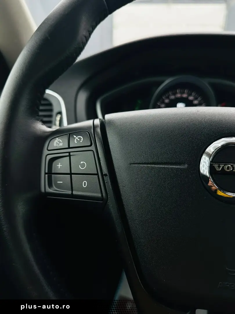VOLVO V40 2018 2.0D E6 Garantie 12 Luni Rate Avans 0 Doar Cu