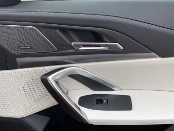 BMW X1 M35i xDrive AHK Pano 20 LM Head-Up DA-Prof.