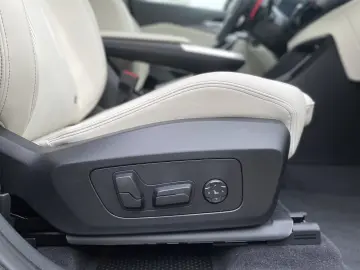 BMW X1 M35i xDrive AHK Pano 20 LM Head-Up DA-Prof.