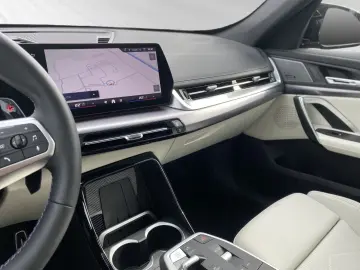BMW X1 M35i xDrive AHK Pano 20 LM Head-Up DA-Prof.